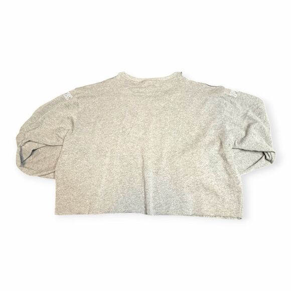 PINK VICTORIA’S SECRET Women’s Gray Long Sleeve Cropped Raw Hem Sweatshirt Size - Picture 2 of 4